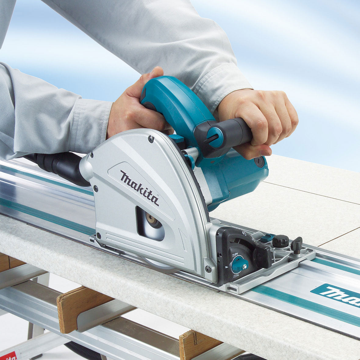 Makita plunge discount saw kit 240v